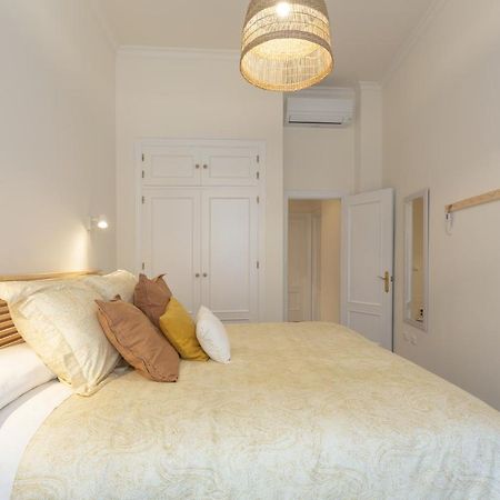 Puerta De Larios: Central Three-Bedroom Apartment With Balconies And Patio Малага Екстер'єр фото
