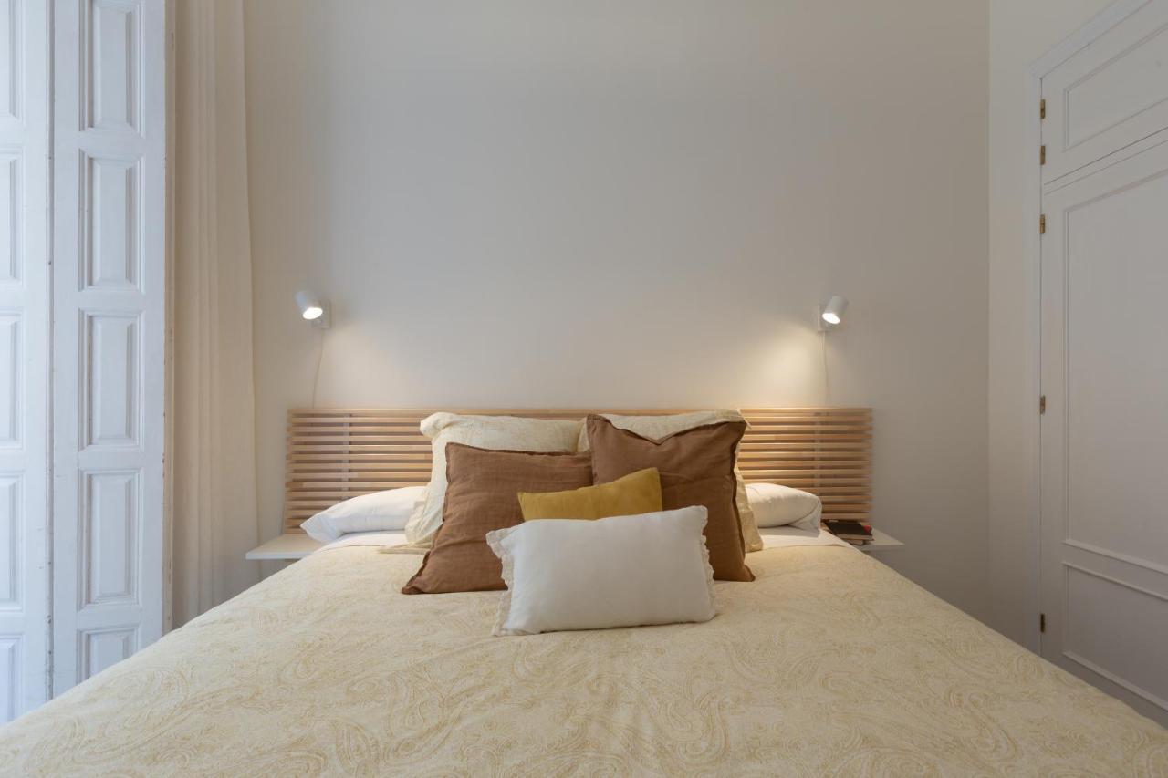 Puerta De Larios: Central Three-Bedroom Apartment With Balconies And Patio Малага Екстер'єр фото
