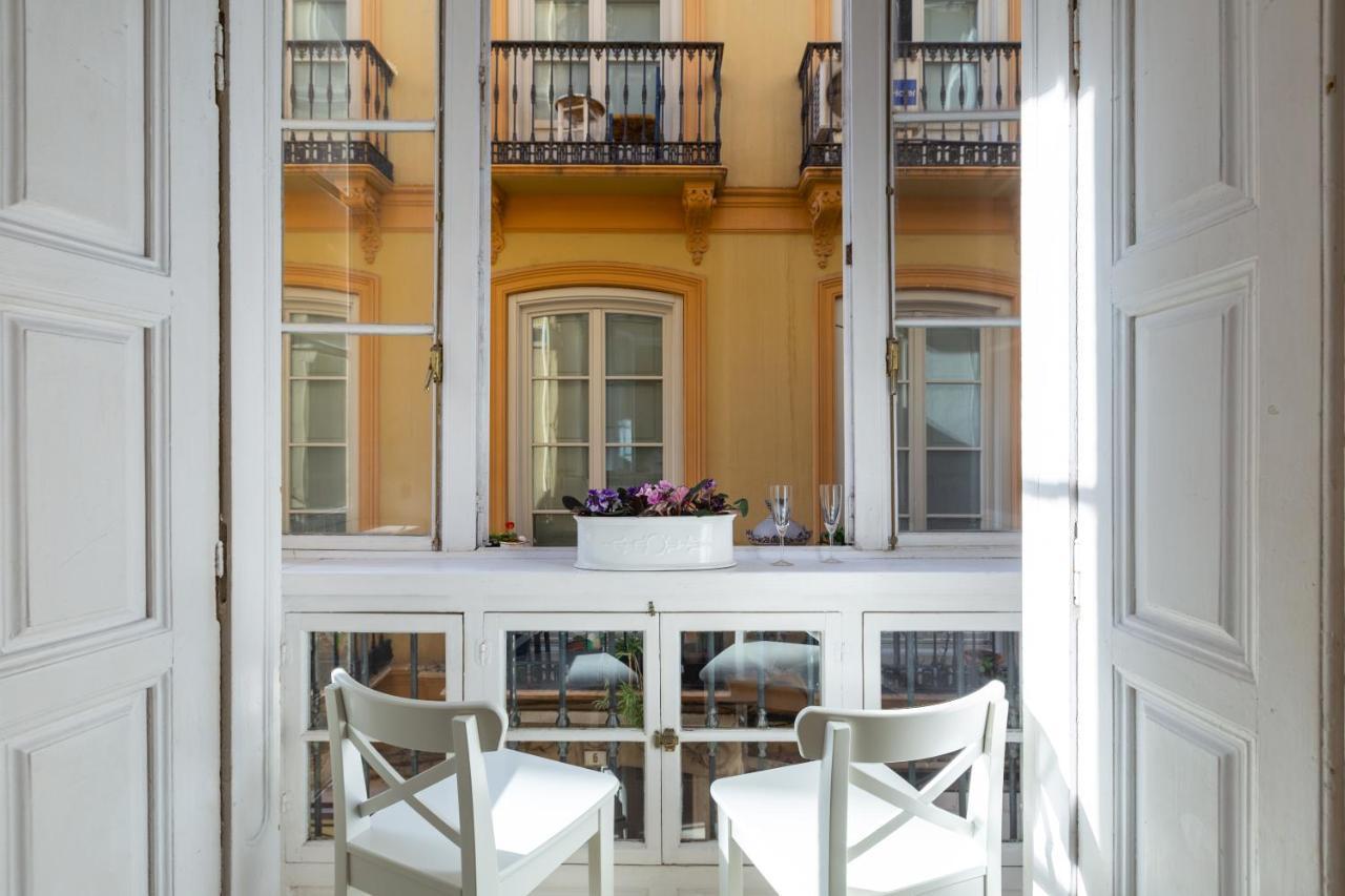 Puerta De Larios: Central Three-Bedroom Apartment With Balconies And Patio Малага Екстер'єр фото