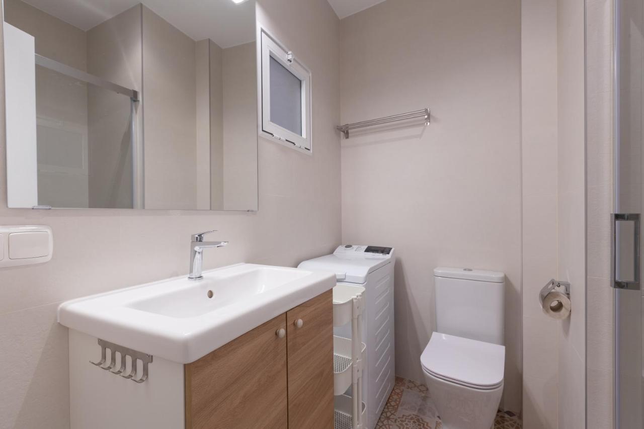 Puerta De Larios: Central Three-Bedroom Apartment With Balconies And Patio Малага Екстер'єр фото