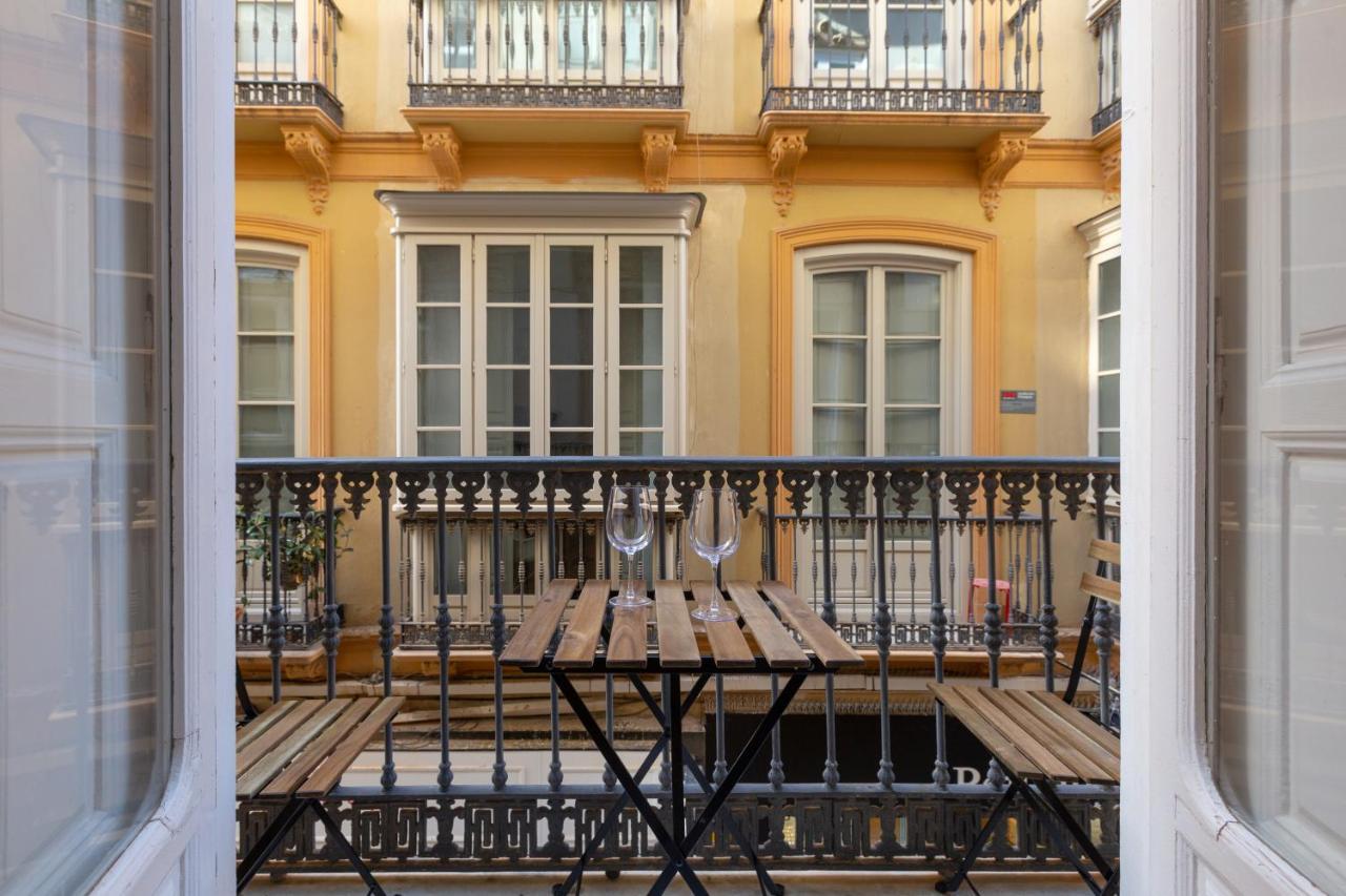 Puerta De Larios: Central Three-Bedroom Apartment With Balconies And Patio Малага Екстер'єр фото