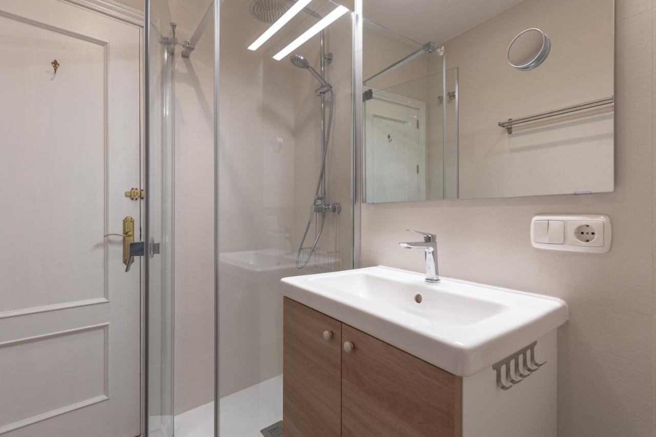 Puerta De Larios: Central Three-Bedroom Apartment With Balconies And Patio Малага Екстер'єр фото