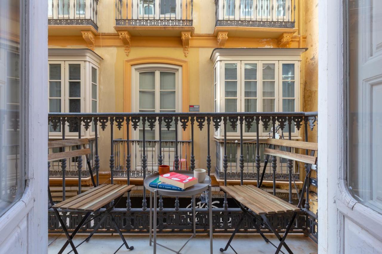 Puerta De Larios: Central Three-Bedroom Apartment With Balconies And Patio Малага Екстер'єр фото