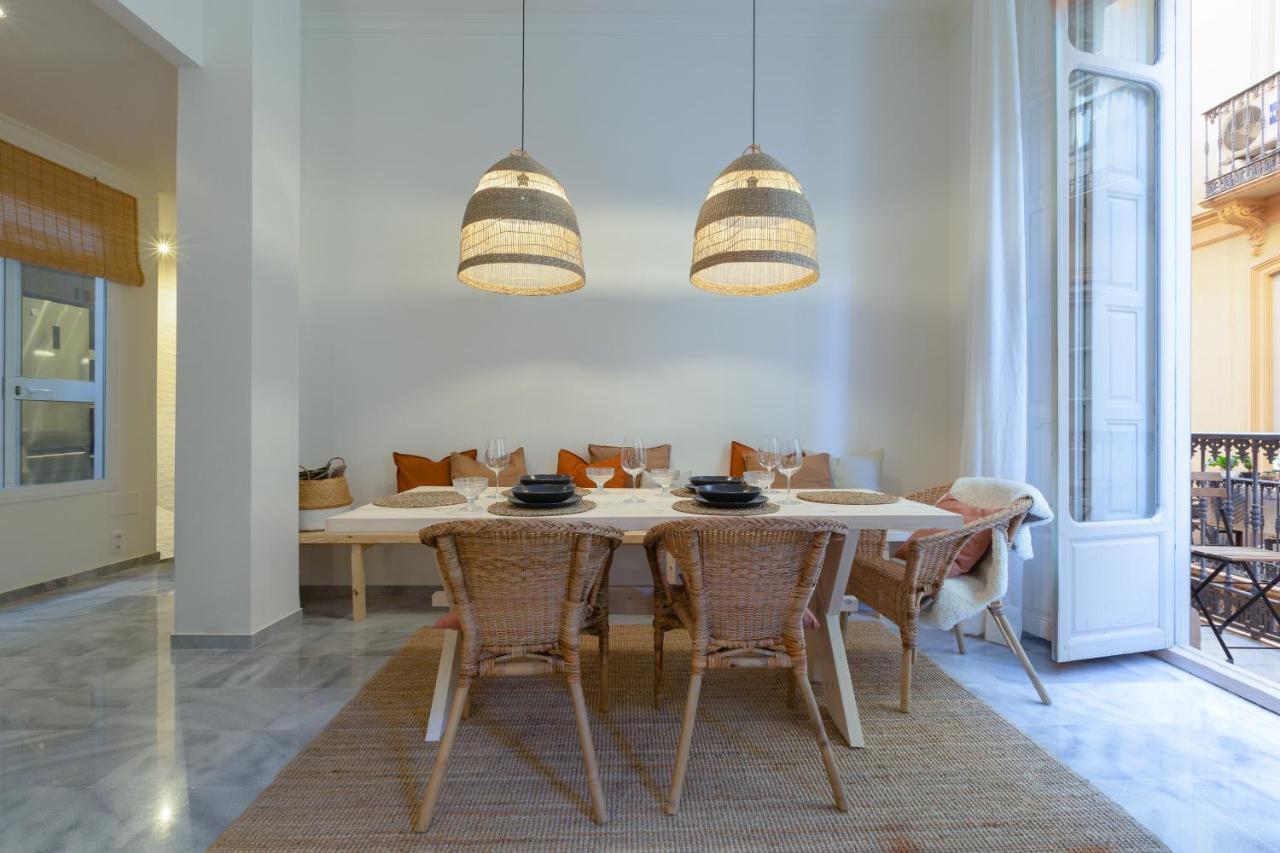 Puerta De Larios: Central Three-Bedroom Apartment With Balconies And Patio Малага Екстер'єр фото